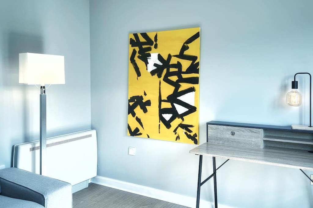 New Luxurious And Business Apt Διαμέρισμα Σουόνσι Εξωτερικό φωτογραφία